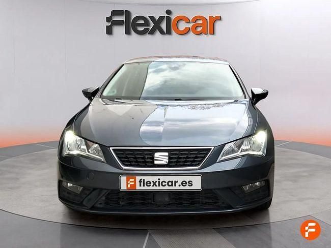 Usado Seat Leon Style 130 CV (95 kW) 2020 Gris Familiar