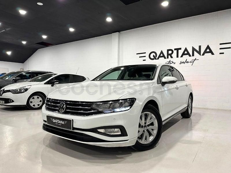 Usado VW Passat Business 122 CV (89 kW) 2021 Blanco Berlina
