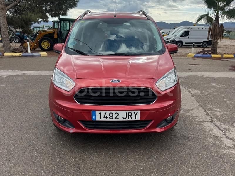 Usado Ford Tourneo Courier Titanium 100 CV (73 kW) 2016 Granate Monovolumen