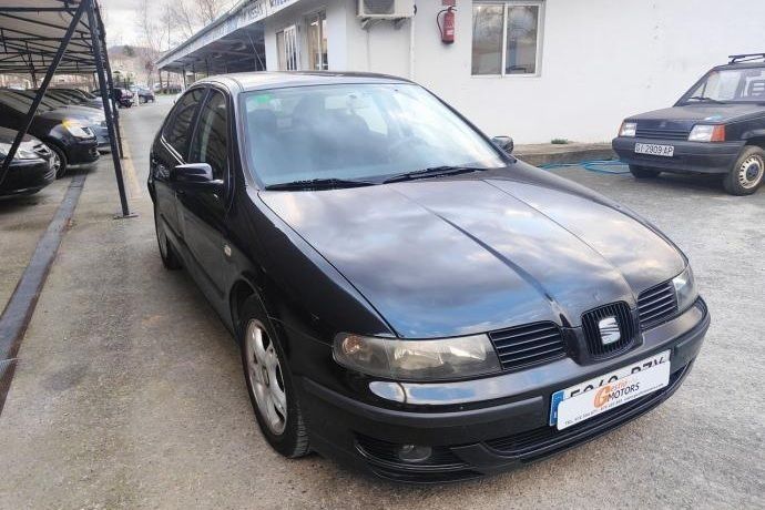 Usado Seat Leon 110 CV (80 kW) 2002 Negro Berlina