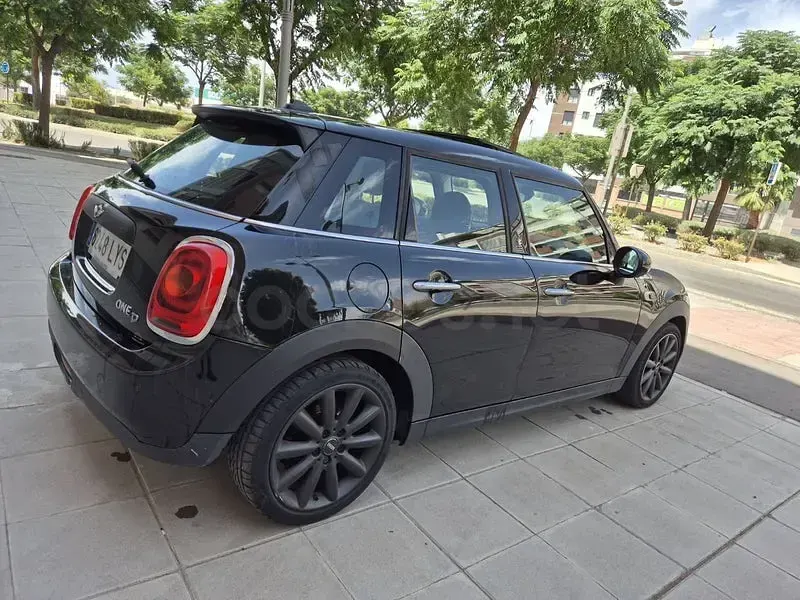 Usado Mini One D 95 CV (69 kW) 2018 Negro Utilitario
