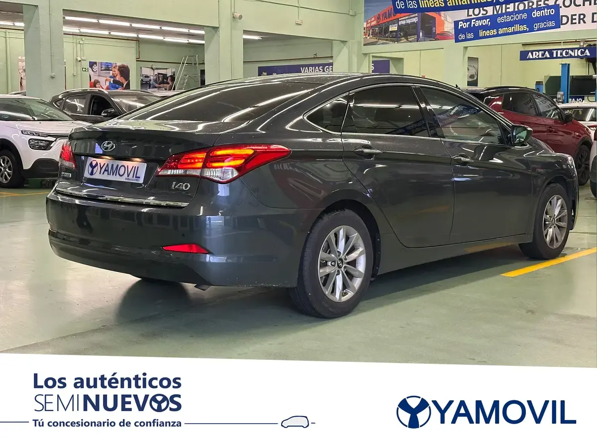 Usado Hyundai i40 135 CV (99 kW) 2015 Gris Berlina