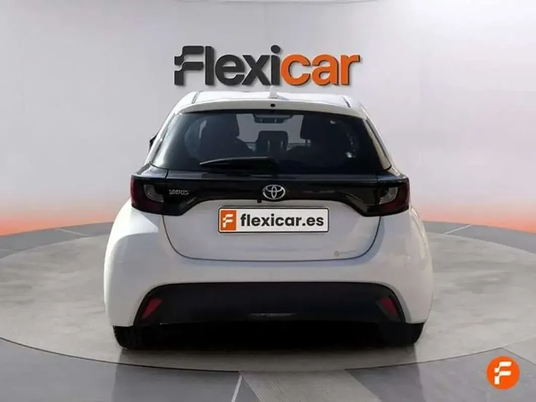 Usado Toyota Yaris Edition 125 CV (91 kW) 2023 Blanco Utilitario