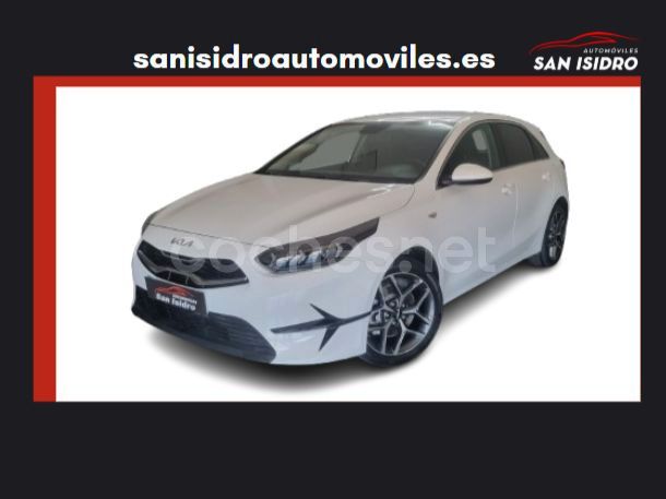 Blanco Usado 2023 Kia Ceed Berlina | 17.990 € (Precio justo) - Imagen 1/4