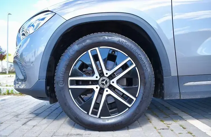 Usado Mercedes GLA200 Advantage 163 CV (119 kW) 2021 Gris SUV