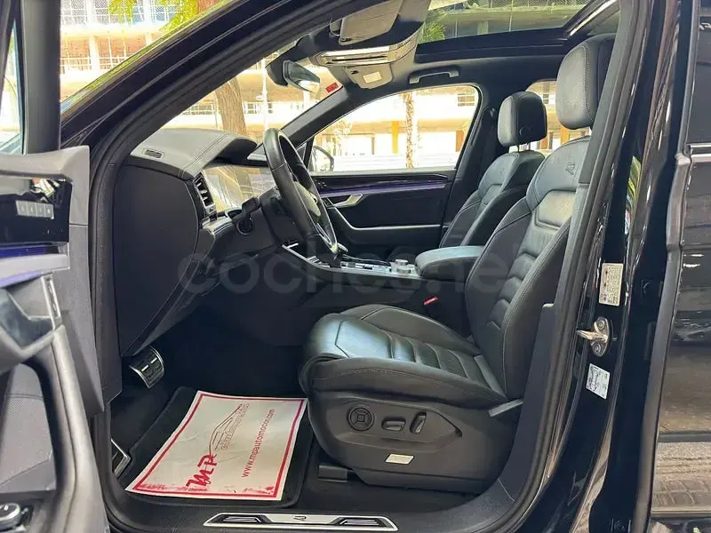 Usado VW Touareg R 462 CV (339 kW) 2021 Negro SUV
