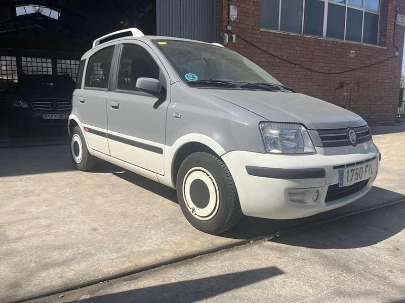 Usado Fiat Panda 60 CV (44 kW) 2007 Gris Utilitario