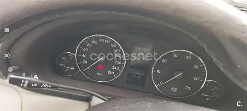 Usado Mercedes C160 122 CV (89 kW) 2006 Gris / plata Coupe