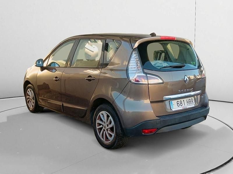 Usado Renault Scénic III Dynamique 110 CV (80 kW) 2013 Marrón Monovolumen