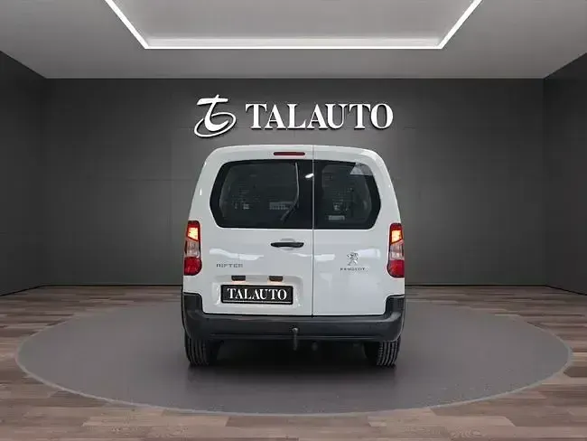 Usado Peugeot Rifter Active 99 CV (72 kW) 2021 Blanco Monovolumen