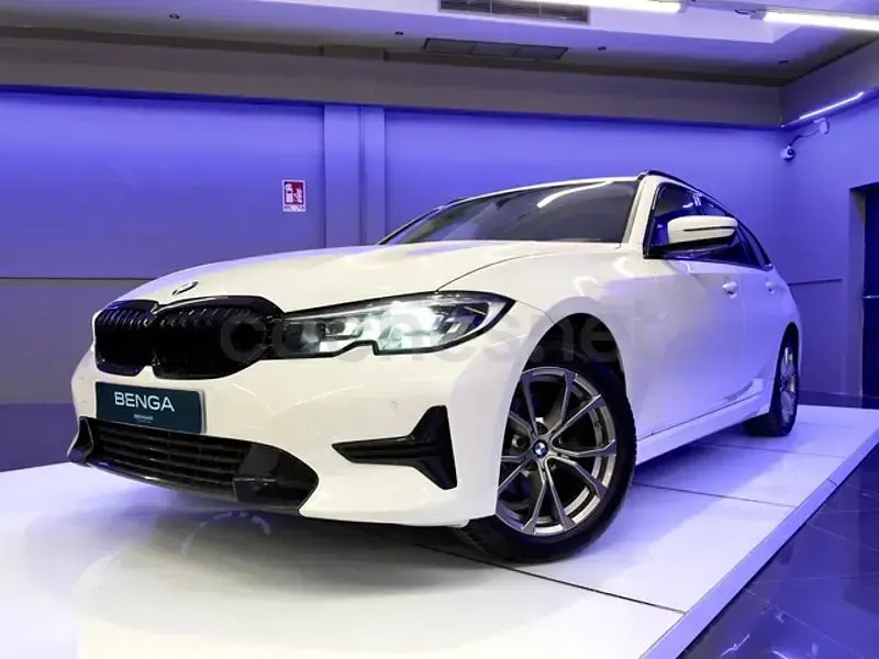 Usado BMW 318 Shadowline 150 CV (110 kW) 2021 Blanco Familiar
