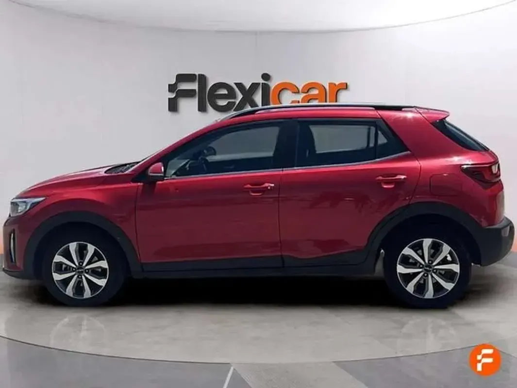 Usado Kia Stonic 101 CV (74 kW) 2024 Rojo SUV