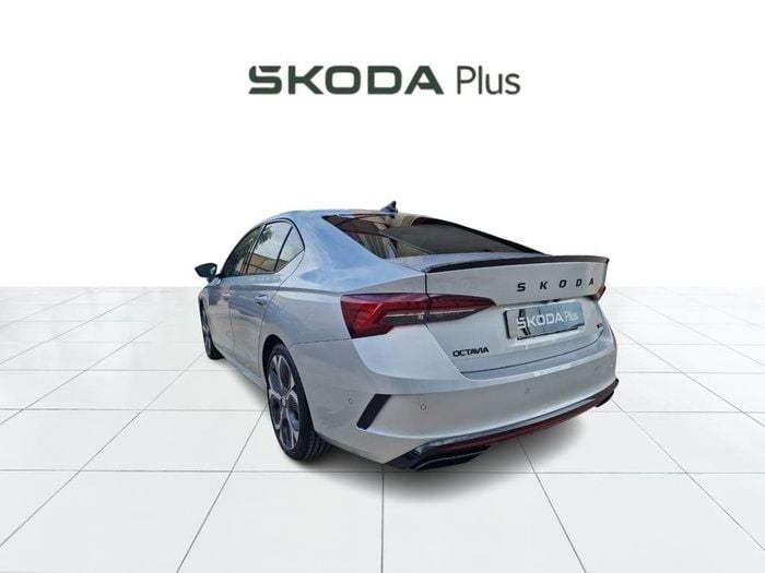 Gris plata Usado 2024 Skoda Octavia RS | 35.000 € (Super precio) - Imagen 1/4