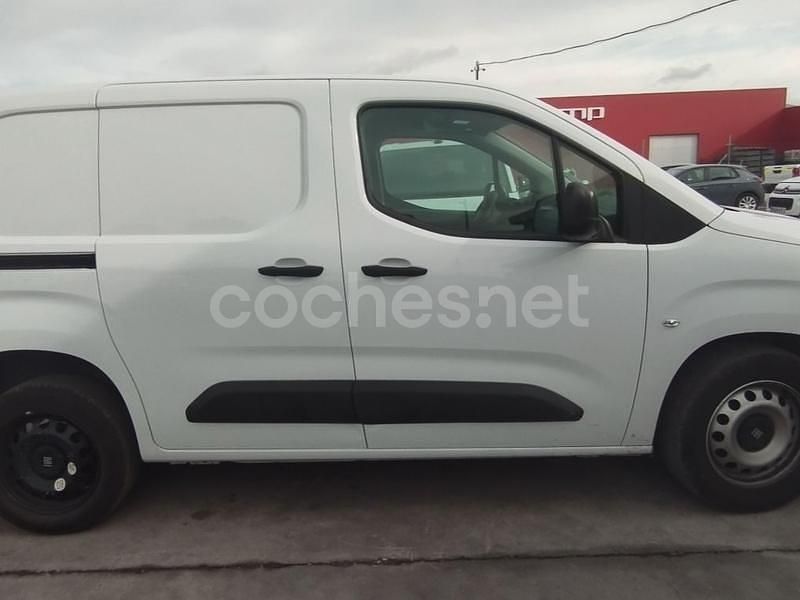 Usado Fiat Doblò 100 CV (73 kW) 2024 Blanco Monovolumen