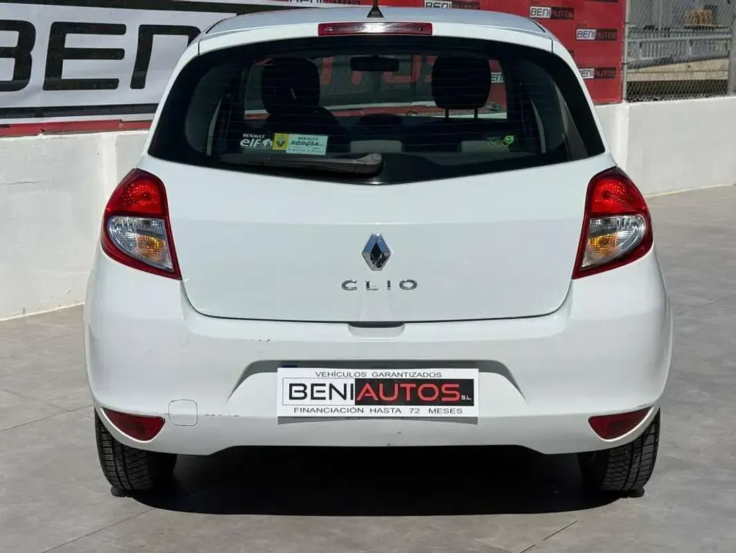 Usado Renault Clio II Authentique 75 CV (55 kW) 2009 Blanco Utilitario