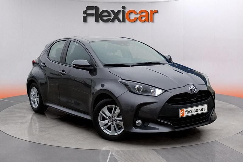 Gris Usado 2022 Toyota Yaris Edition Berlina | 14.990 € (Buen precio) - Imagen 1/4