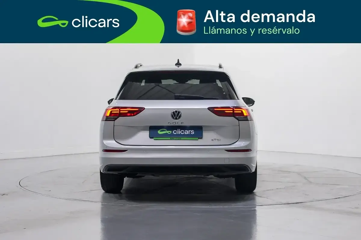 Usado VW Golf VIII Life 110 CV (80 kW) 2024 Gris Familiar