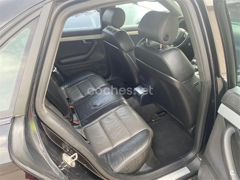 Usado Audi A4 S-Line 140 HP (102 kW) 2006 Preto Sedan