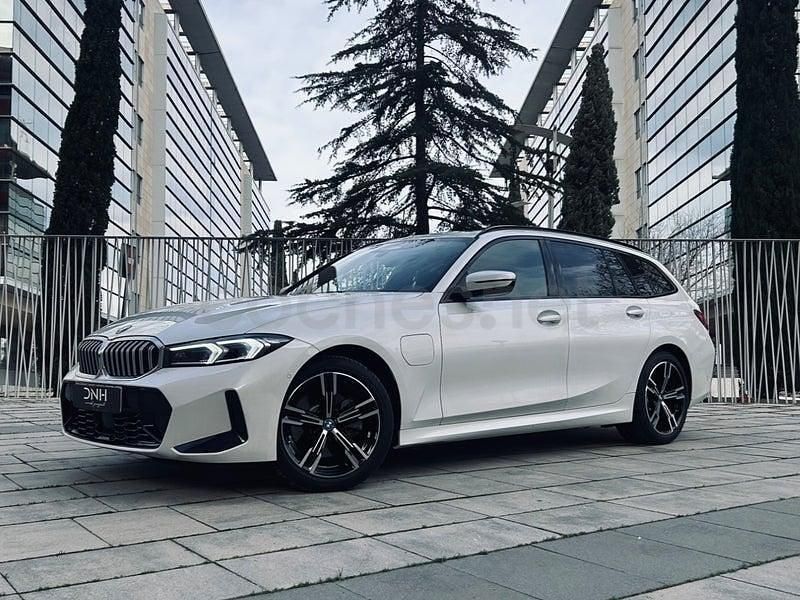 Usado BMW 330e M Performance 292 CV (214 kW) 2024 Blanco Familiar