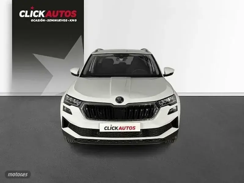 Usado Skoda Karoq Ambition 150 CV (110 kW) 2023 Blanco SUV
