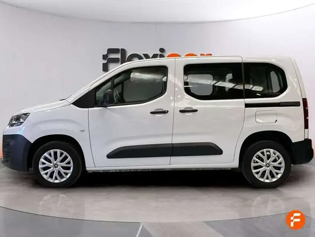 Usado Citroën Berlingo Feel 102 CV (75 kW) 2023 Blanco Monovolumen