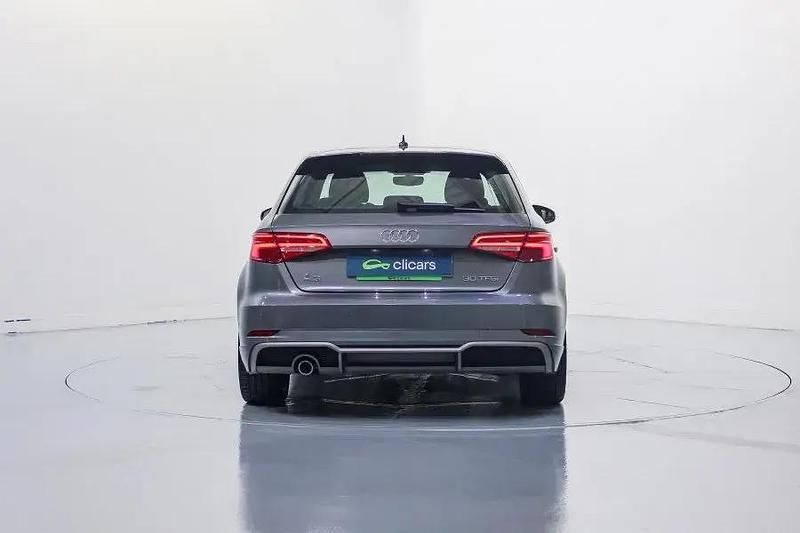 Begagnad Audi A3 S-Line 116 HK (85 kW) 2019 Grå Sedan