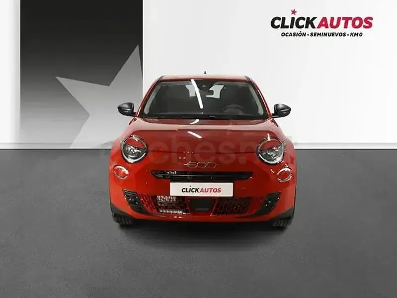 Usado Fiat 600 Pop 110 CV (80 kW) 2025 Rojo SUV