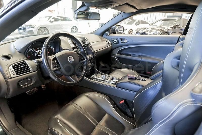 Usado Jaguar XK 557 CV (409 kW) 2012 Gris Coupe