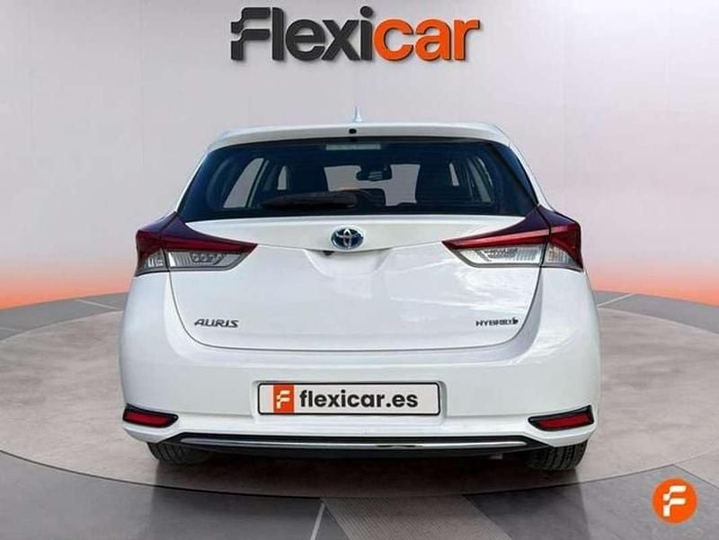 Usado Toyota Auris Hybrid Active 136 CV (100 kW) 2018 Blanco Utilitario