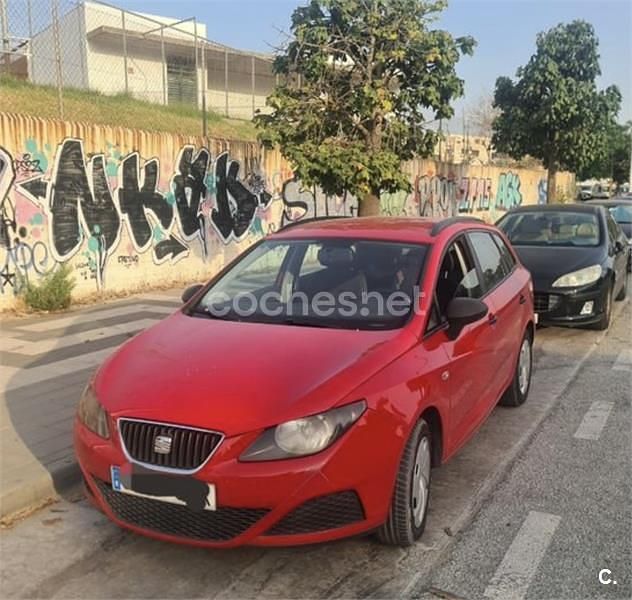 Rojo Usado 2010 Seat Ibiza ST Reference Familiar | 4000 € (Precio justo) - Imagen 1/4