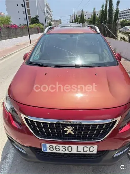 Usado Peugeot 2008 Signature Sky 110 CV (80 kW) 2019 Rojo SUV