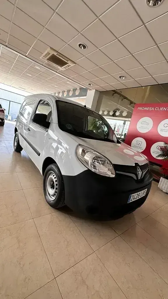 Usado Renault Kangoo LIMITED 95 CV (69 kW) 2020 Blanco Monovolumen