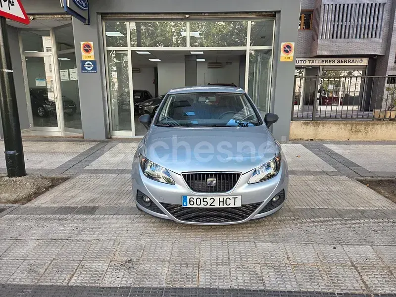 Usado Seat Ibiza Copa 85 CV (62 kW) 2011 Gris / plata Berlina