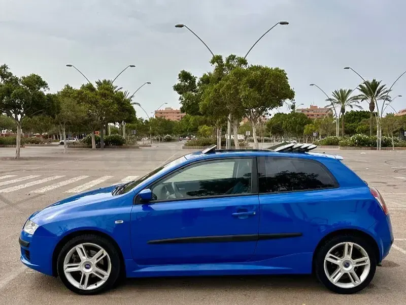 Usado Fiat Stilo Racing 120 CV (88 kW) 2005 Azul Berlina