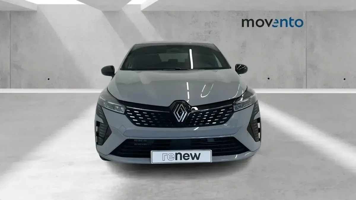 Usado Renault Clio Techno 100 CV (73 kW) 2026 Gris Utilitario