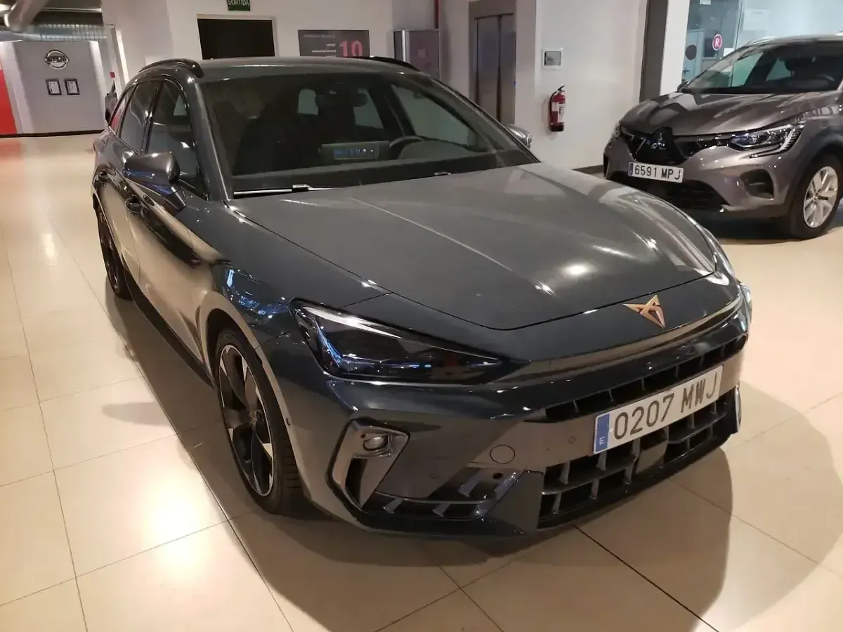 Usado Cupra Leon 150 HP (110 kW) 2024 Cinzento Carrinha