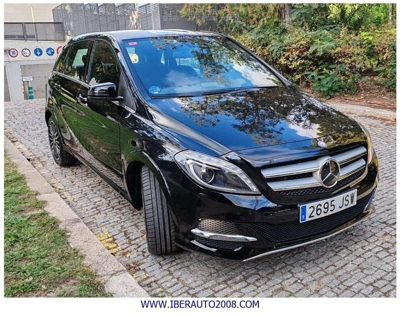 Usado Mercedes B250e 131 kW (179 CV) 2016 Negro Monovolumen