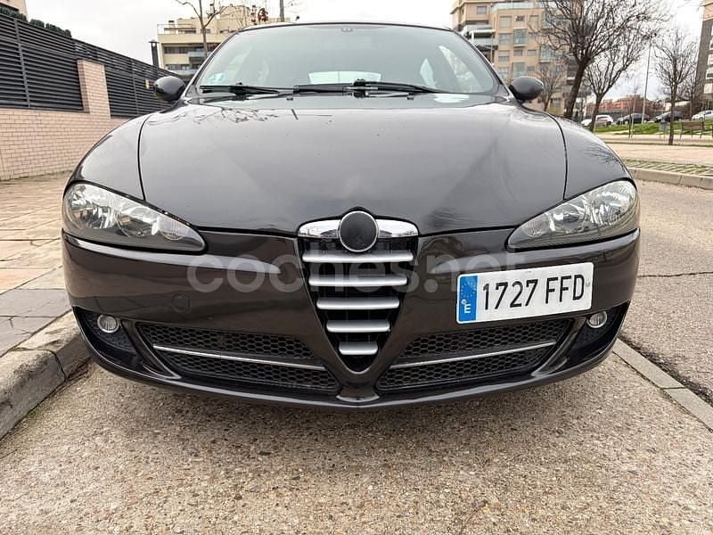 Usado Alfa Romeo 147 105 CV (77 kW) 2006 Negro Utilitario