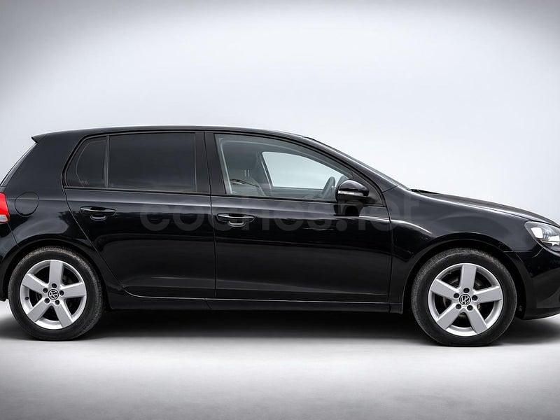 Usado VW Golf VII 105 CV (77 kW) 2012 Negro Berlina