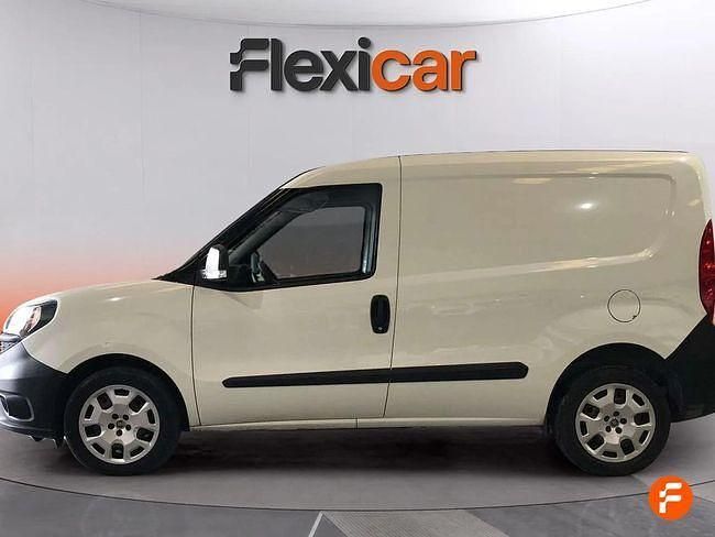Usado Fiat Doblò Pop 95 CV (69 kW) 2020 Blanco Monovolumen