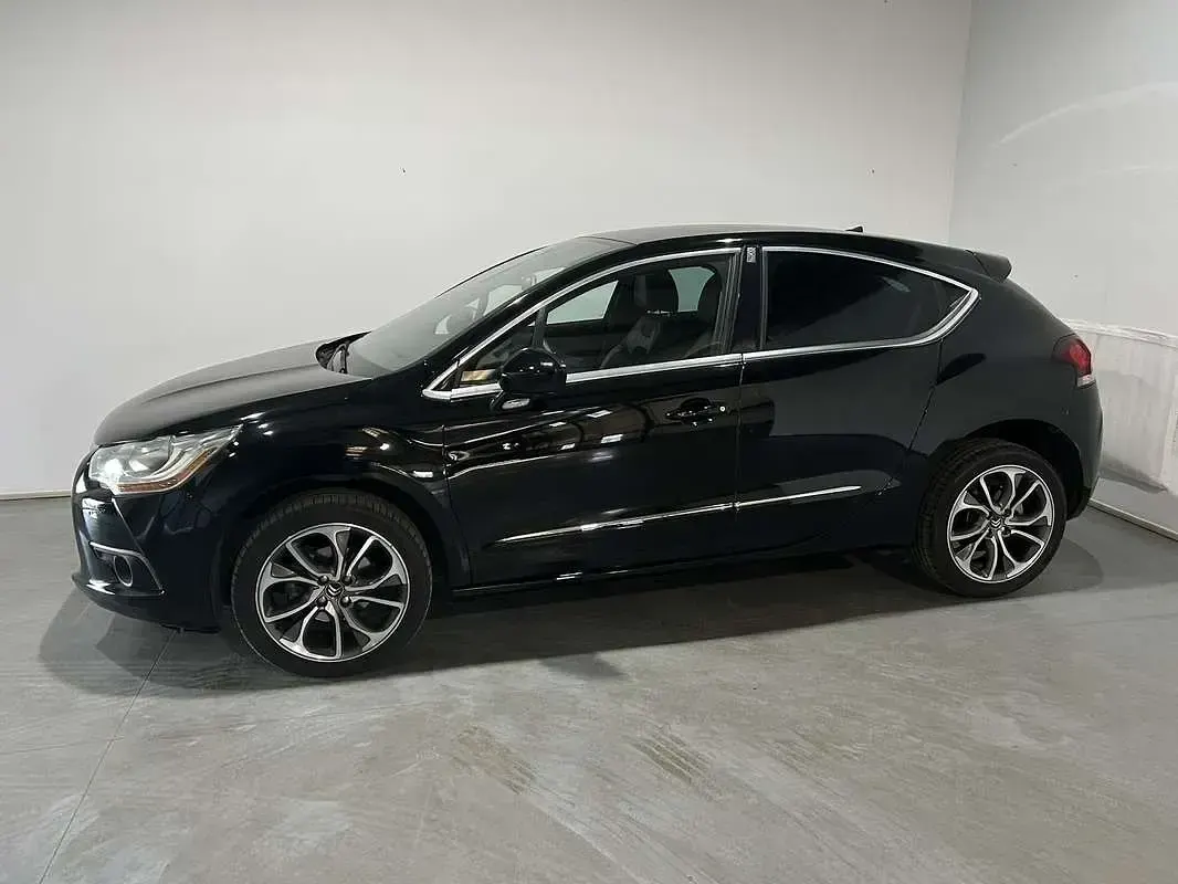 Usado Citroën DS4 114 CV (83 kW) 2012 Negro Utilitario