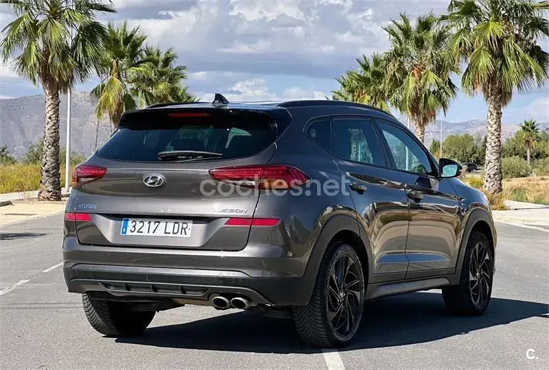 Usado Hyundai Tucson Style 136 CV (100 kW) 2019 Gris / plata SUV