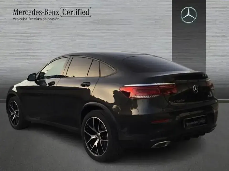 Usado Mercedes GLC220 AMG line 194 CV (142 kW) 2022 Gris grafito SUV