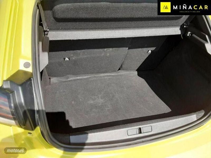 Usado Peugeot 208 Active 102 CV (75 kW) 2024 Amarillo Utilitario