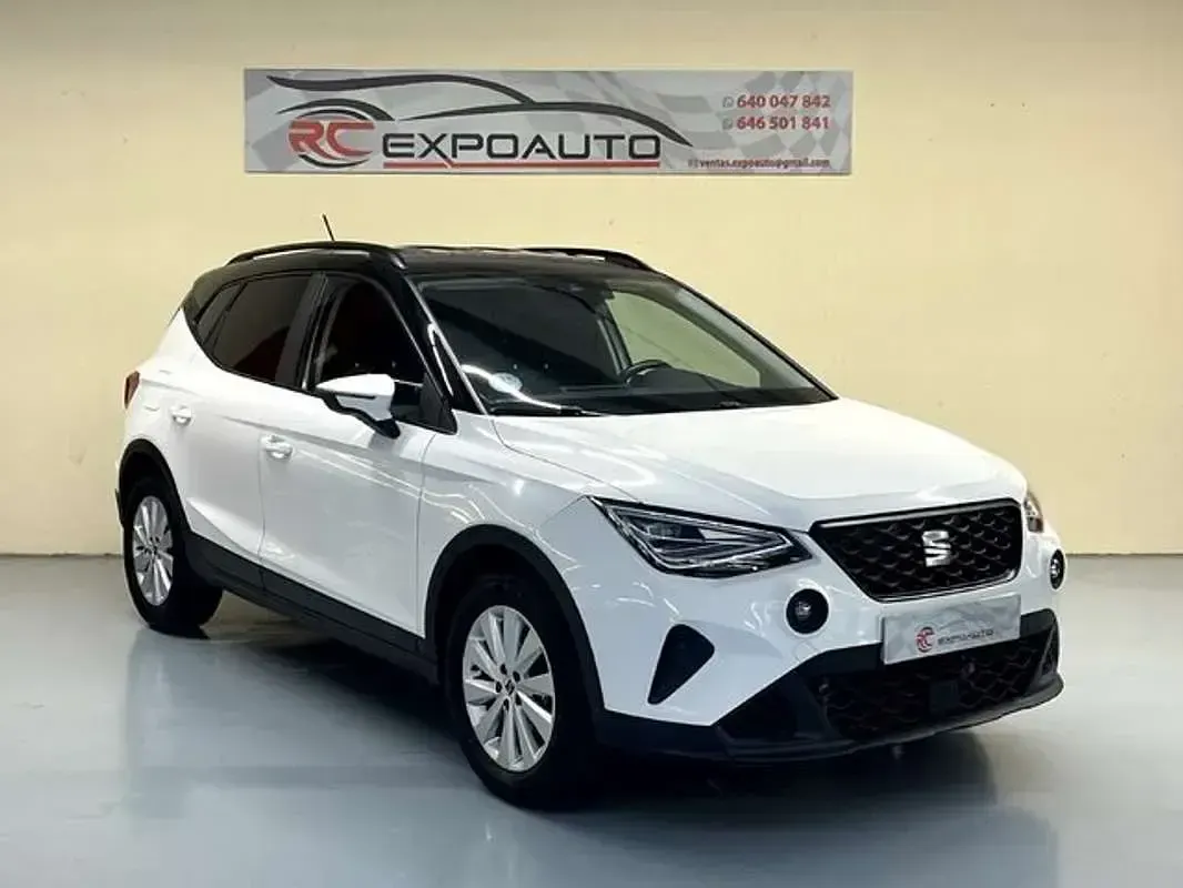 Usado Seat Arona Style 110 CV (80 kW) 2021 Blanco SUV