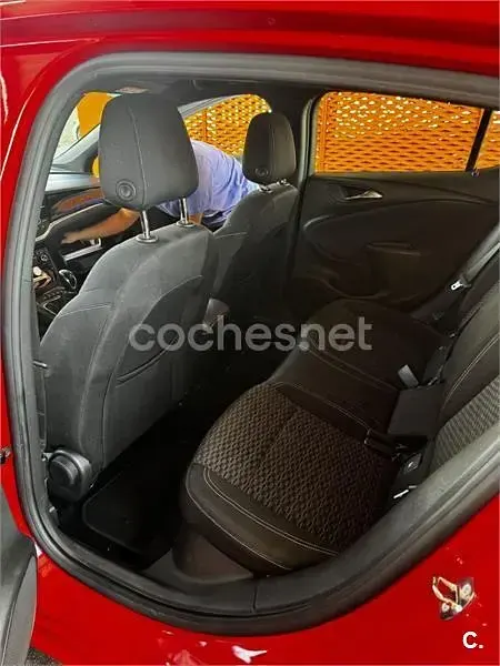 Usado Opel Astra Dynamic 110 CV (80 kW) 2016 Rojo Berlina