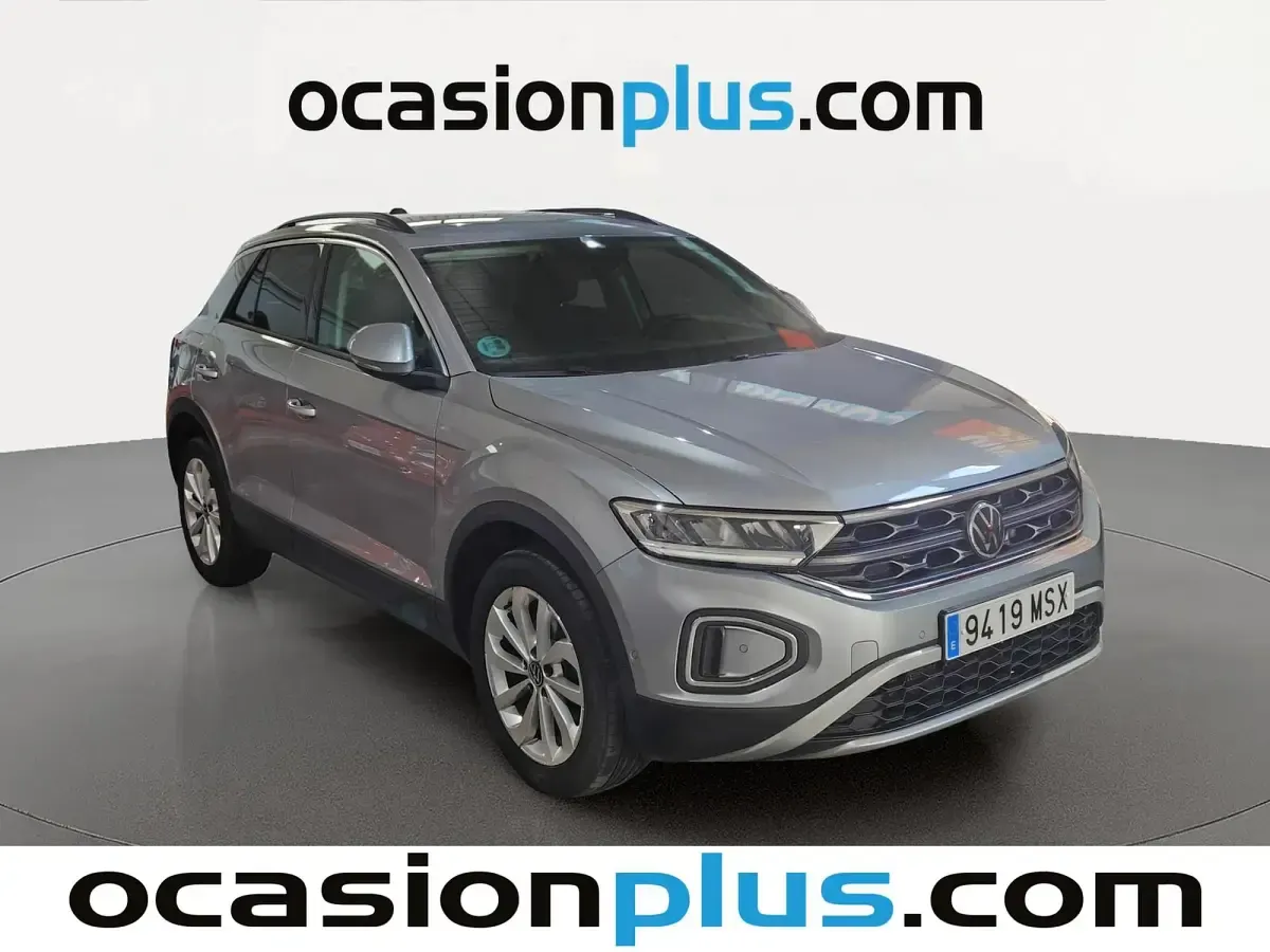 Usado VW T-Roc Life 110 CV (80 kW) 2024 Gris plata SUV