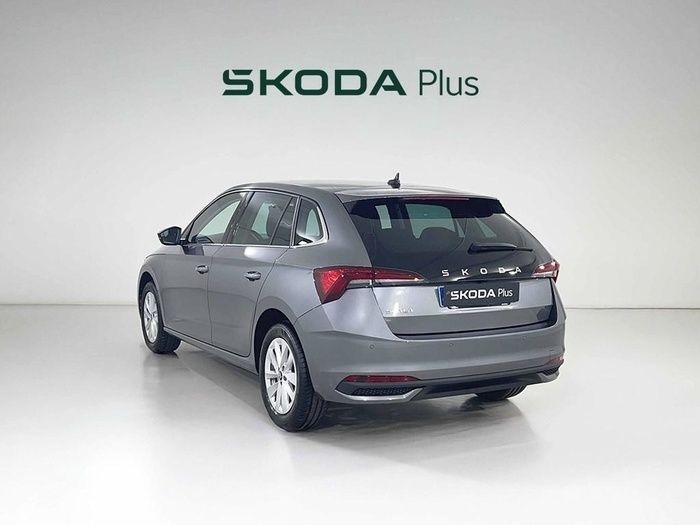 Gris Nuevo 2025 Skoda Scala Selection Utilitario | 22.500 € (Precio justo) - Imagen 1/4