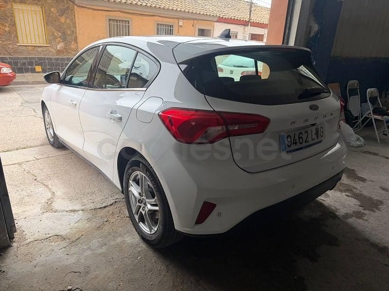 Używany Ford Focus Trend 120 KM (88 kW) 2022 Biały Sedan/Limuzyna