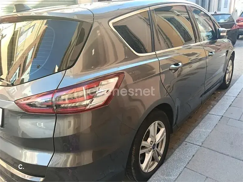 Usado Ford S-MAX Titanium 163 CV (119 kW) 2017 Gris / plata Monovolumen